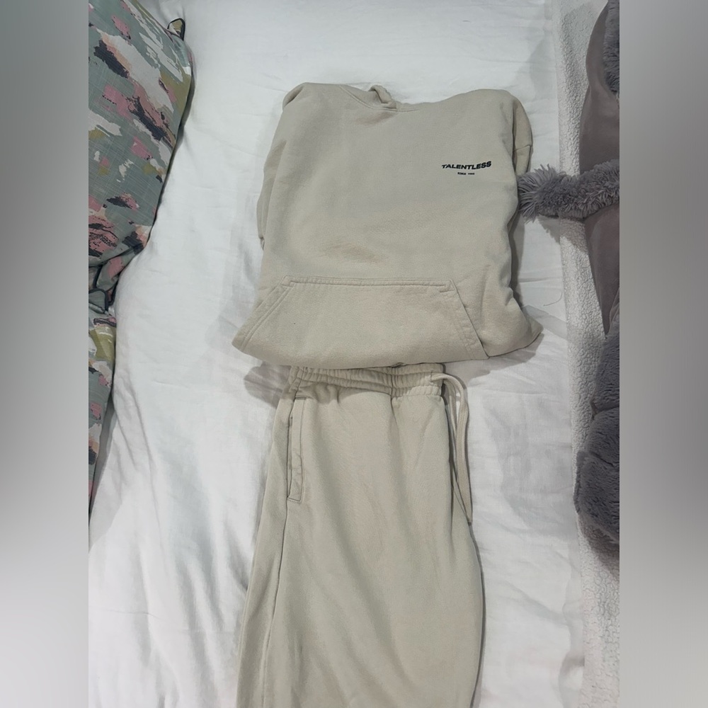 Talentless tan hoodie and sweatpants set size XL